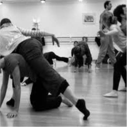 Foto de pessoas dançando