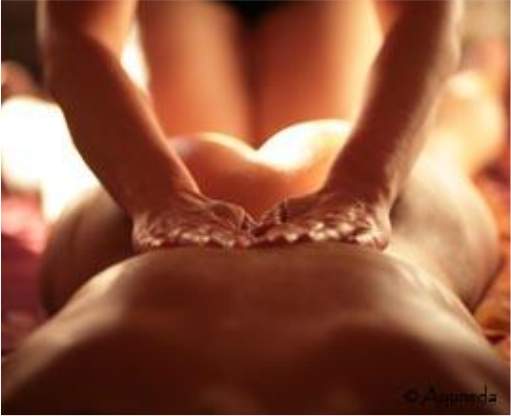 Pessoa recebendo massagem sensorial